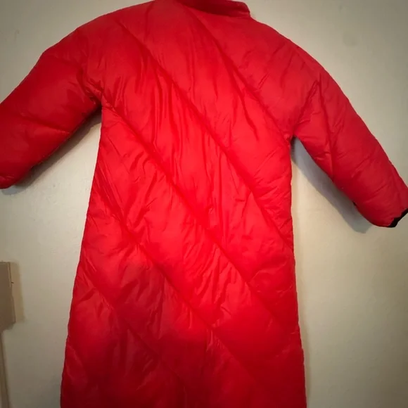 Red Kids Sleeping Bag - Picture 2 of 3